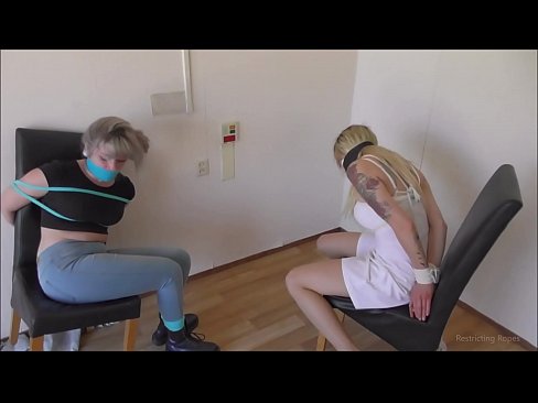 ❤️ Toksomaniulo / ligita kaj buŝoŝtopita / junulino en mizero ❌ Hejmfarita porno ĉe eo.pornochaturbate.ru ﹏